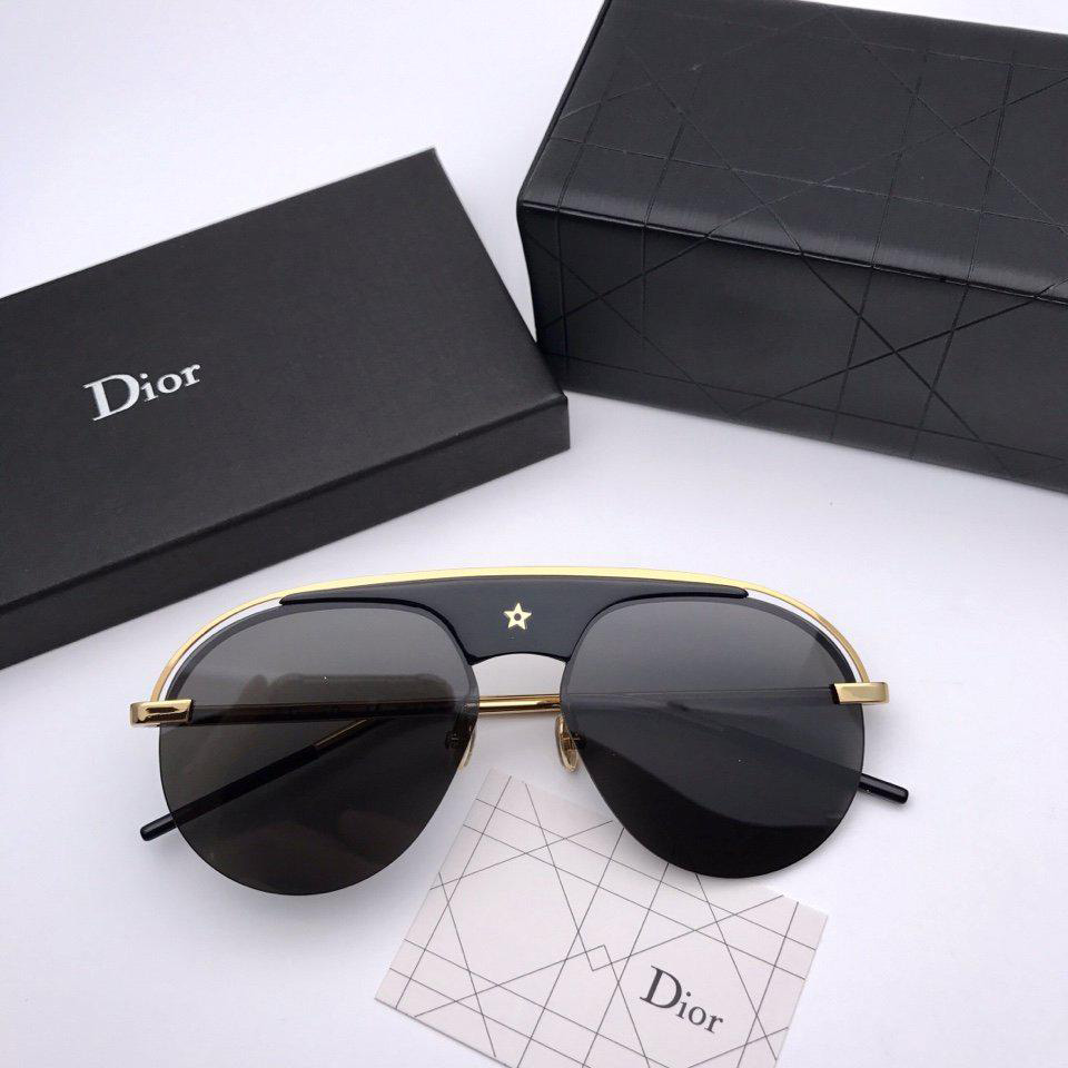 Kính mắt nữ Dior DR8702 - Phong cách nổi bật và cá tính